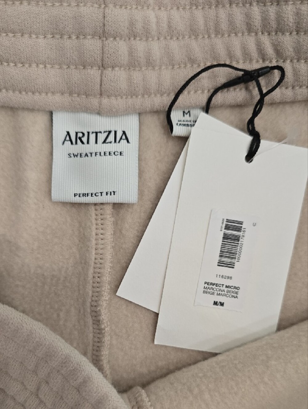 Aritzia Perfect Micro Sweatfleece Shorts - Marcona Beige - M - Picture 4 of 8